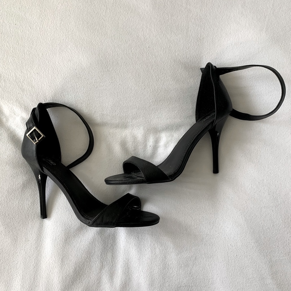 Black Strappy Heels with Buckle Closer - Size 9